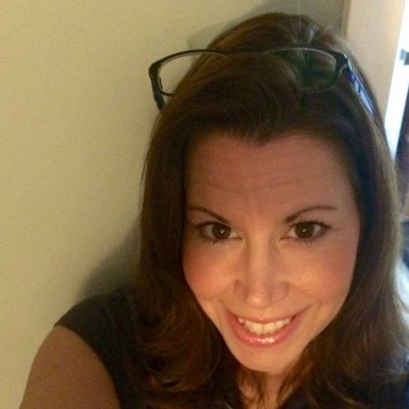 Meet your Posher, Deidre - Picture 1 of 1